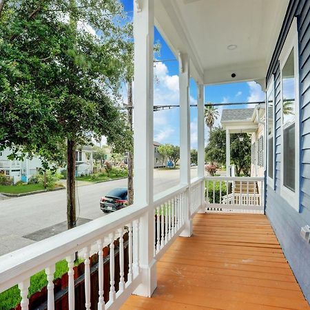 Renovated Beach Bungalow! 갤버스턴 외부 사진